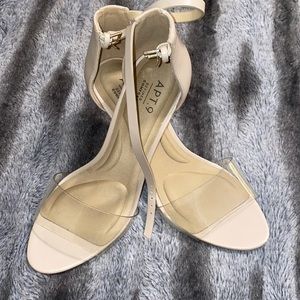 Nude comfortable heels